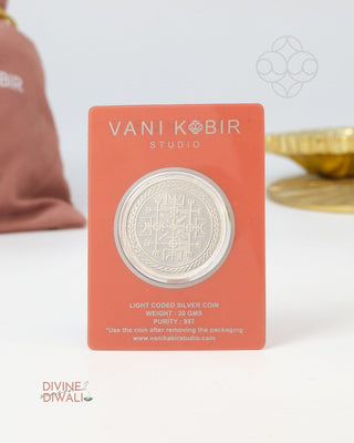 Light-Coded Lucky Charm : Vegvisir Silver Coin