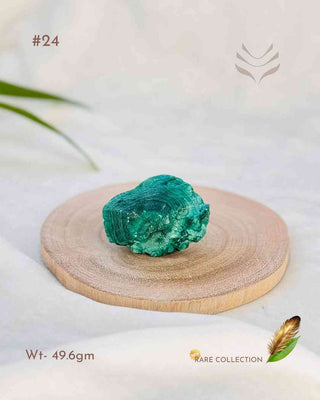 Light-coded raw velvet malachite, 49.6g, on display